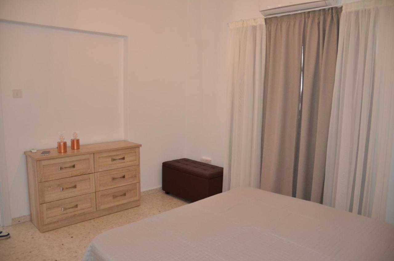 Almyria Apartments - By Imh Travel & Tours Paphos 外观 照片